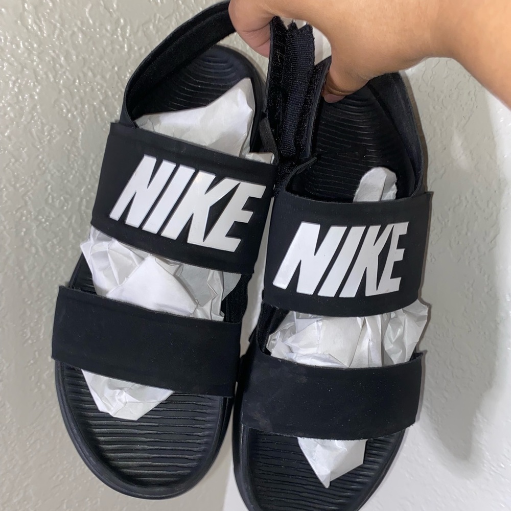 only wore once and order myself another pair due to these ones being big! (:
